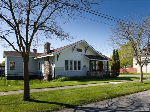 326 S Pleasant St, Watertown, NY, 13601-3854 | Card Image