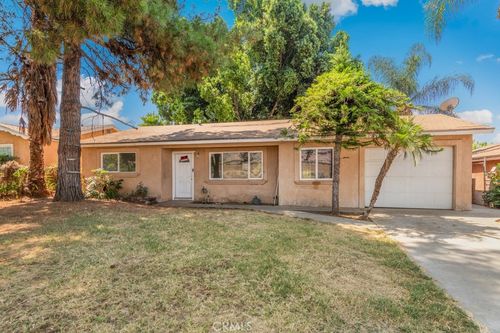 27141 Millar St, Highland, CA, 92346-2519 | Card Image