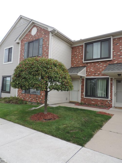 30583 Hidden Pines Lane, Roseville, MI, 48066 | Card Image
