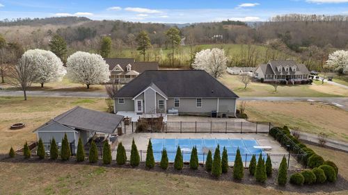 97 Valley Gln, Trenton, GA, 30752-4699 | Card Image