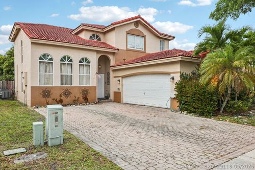 405 E Royal Cove Cir, Davie, FL, 33325-6773 | Card Image