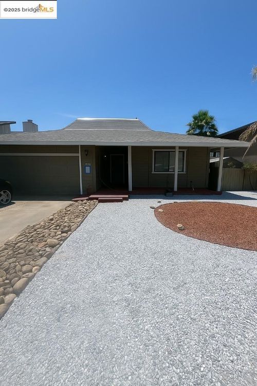 1042 Willow Lake Rd, Discovery Bay, CA, 94505-9415 | Card Image