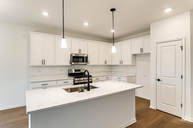 271 Kingsport Dr, Townhouse with 3 bedrooms, 3 bathrooms and 2 parking in South Elgin IL | Image 11