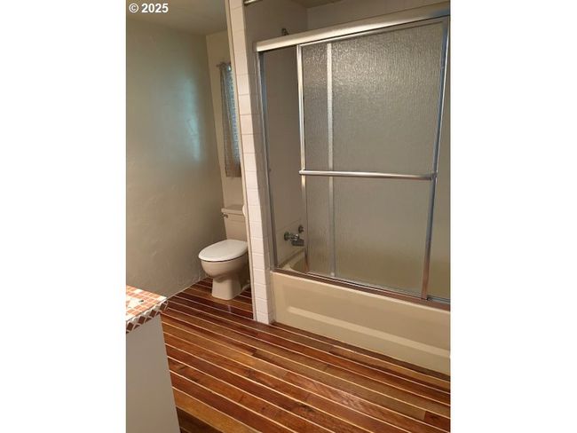 Bathroom-Hall | Image 22