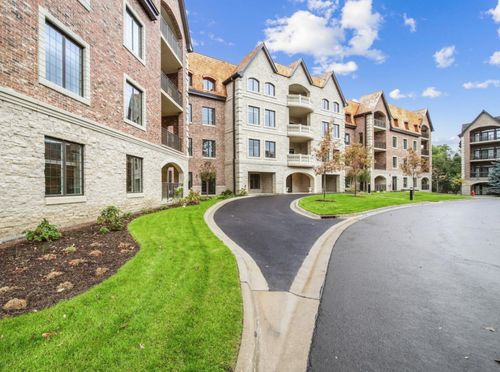 apt-302-1850 Amberley Ct, Lake Forest, IL, 60045-1094 | Card Image