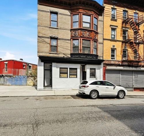 3-35 Lawrence St, Yonkers, NY, 10705-3484 | Card Image