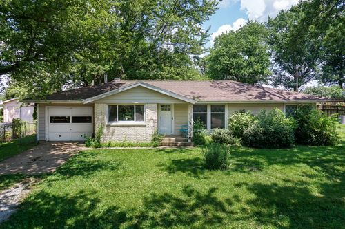 325 W Poplar St, Heyworth, IL, 61745-9181 | Card Image
