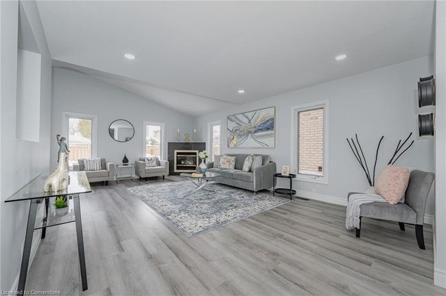 830 Brandenburg Blvd, House other with 4 bedrooms, 4 bathrooms and 4 parking in Waterloo ON | Image 9