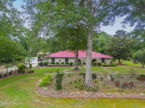 18581 W Wortham Rd, Saucier, MS, 39574-8562 | Card Image