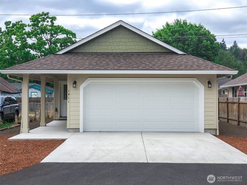 206 Douglas St, Longview, WA, 98632-1739 | Card Image