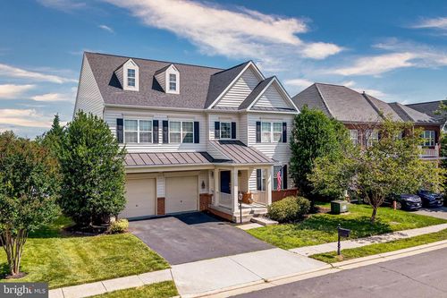 42654 Frontier Dr, BRAMBLETON, VA, 20148-7207 | Card Image