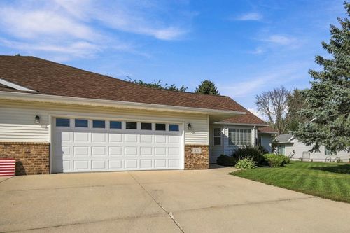 332 4th St Sw, Blooming Prairie, MN, 55917-1366 | Card Image