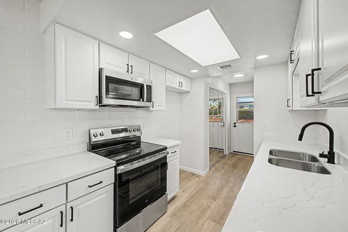 265 N Camino Del Vate, Green Valley, AZ, 85614-3133 | Card Image