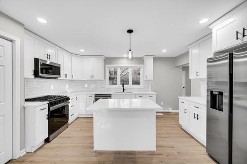 459 N School St, Braidwood, IL, 60408-1527 | Card Image