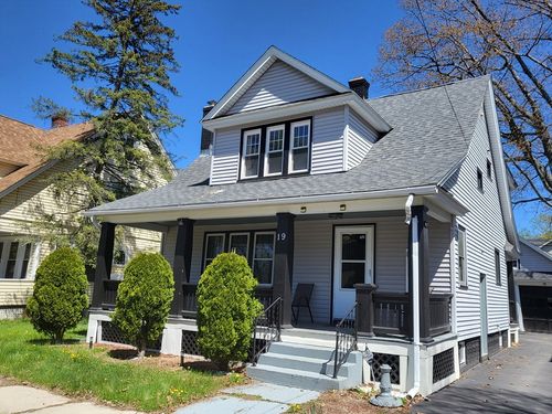 19 Greenbrier St, Springfield, MA, 01108-2828 | Card Image