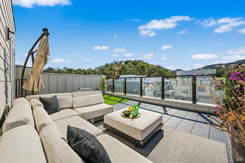 646 Verandah Ct, Novato, CA, 94945-1138 | Card Image