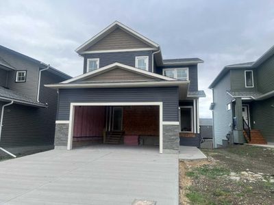 13310 106 St, House detached with 3 bedrooms, 2 bathrooms and 4 parking in Grande Prairie AB | Image 1