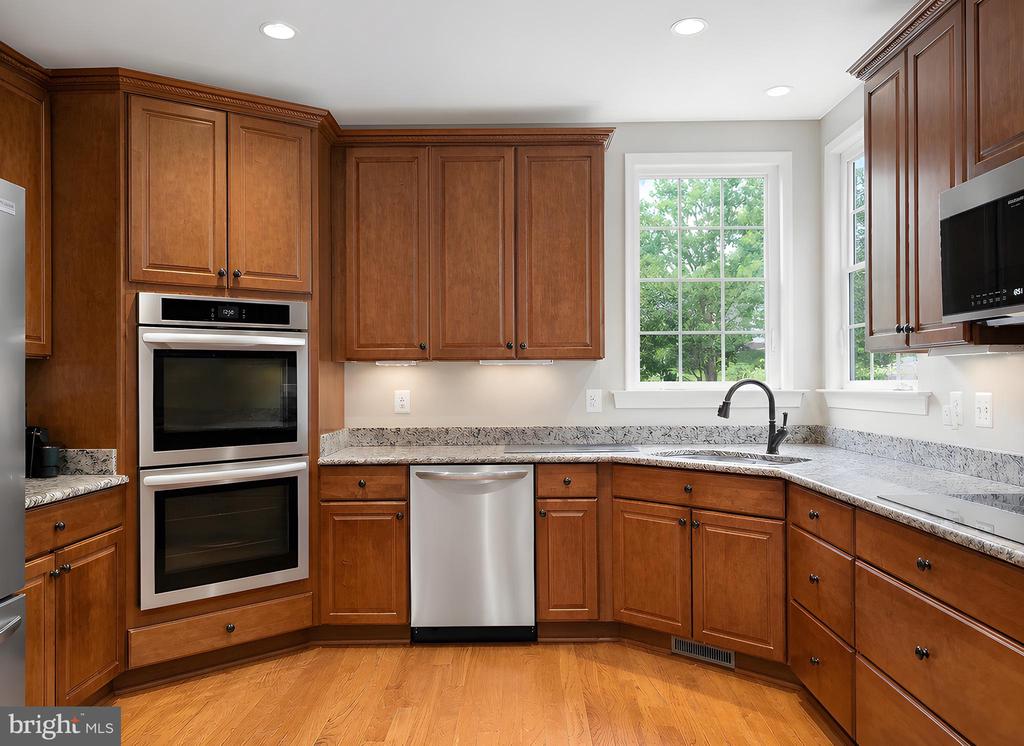 Residential in HOLLYWOOD 2