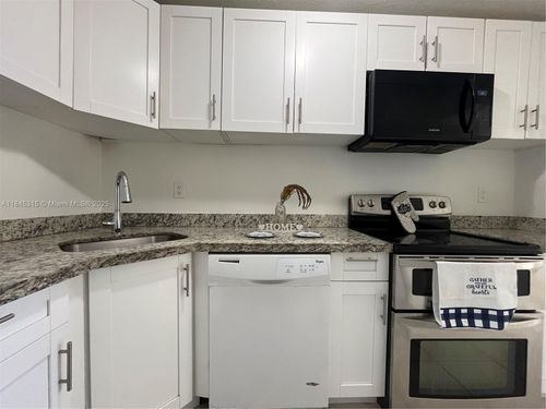 apt-15-15260 Sw 80th St, Miami, FL, 33193-1332 | Card Image