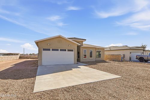 450 Perla Bonita Rd, Clint, TX, 79836-6632 | Card Image