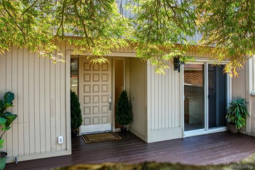 unit-32-7364 Balsam Ct, West Bloomfield, MI, 48322-2821 | Card Image