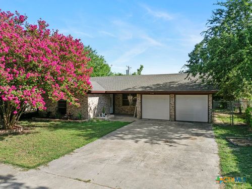 210 Zinnia Dr, Killeen, TX, 76542-1801 | Card Image
