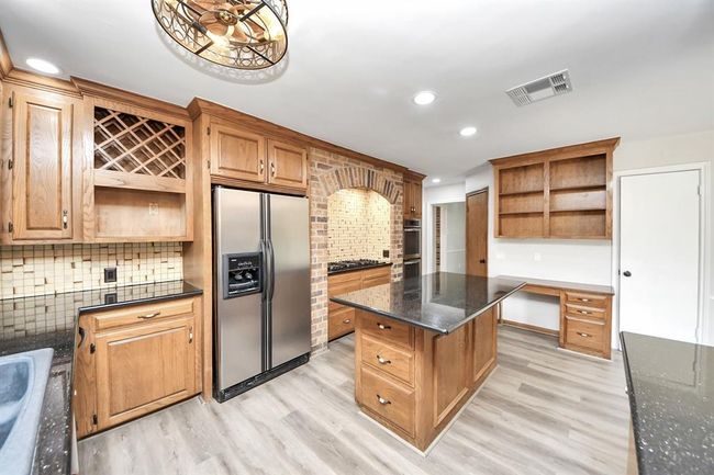 Perfect kitchen for entertaining guests. A chef's dream! | Image 15