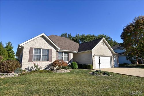 723 Stonecreek Dr, Staunton, IL, 62088-1080 | Card Image