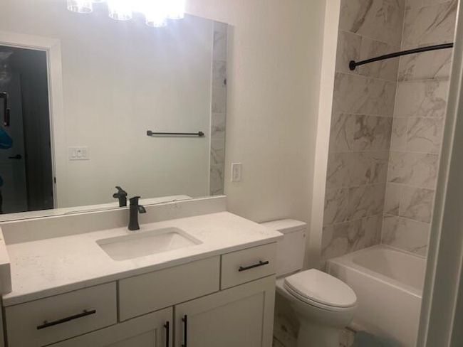 1401 - 2114 Bluestem Drive, Condo with 2 bedrooms, 2 bathrooms and null parking in WAUKESHA WI | Image 13