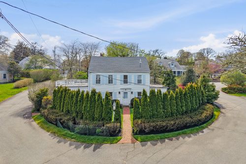 8 Atwood Cir, Edgartown, MA, 02539-8311 | Card Image