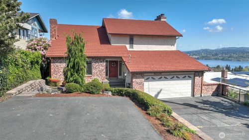 8208 S 124th St, Seattle, WA, 98178-4930 | Card Image