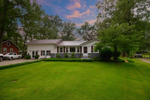 1100 Woodland Dr, Manchester, TN, 37355-2362 | Card Image