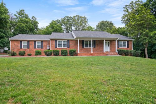 53 Woodlake Cir, Altavista, VA, 24517-2137 | Card Image