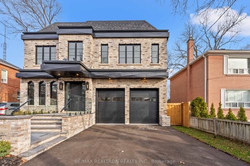 38 Ridgevale Dr, North York, ON, M6A1K8 | Card Image
