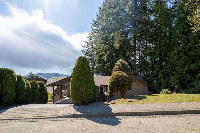 187 April Road, House other with 3 bedrooms, 2 bathrooms and 2 parking in Port Moody BC | Image 40