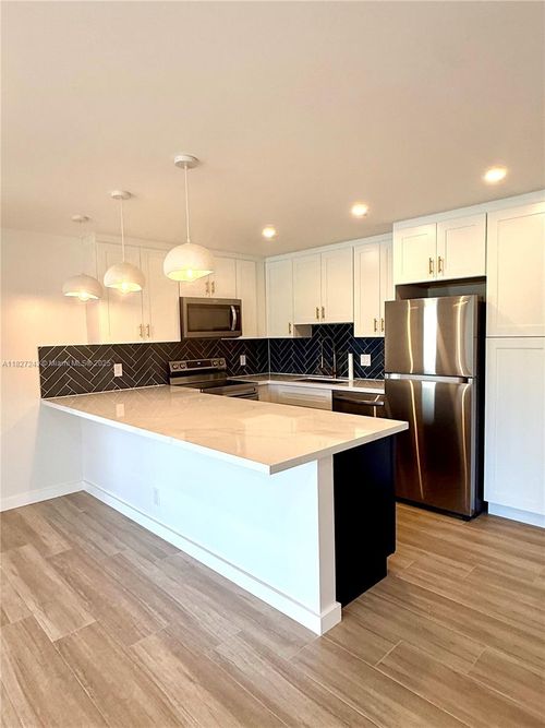 apt-d1-1116 Green Pine Blvd, West Palm Beach, FL, 33409-7058 | Card Image