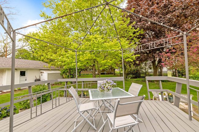 6037 N Elm Tree Rd, House other with 4 bedrooms, 2 bathrooms and null parking in GLENDALE WI | Image 17