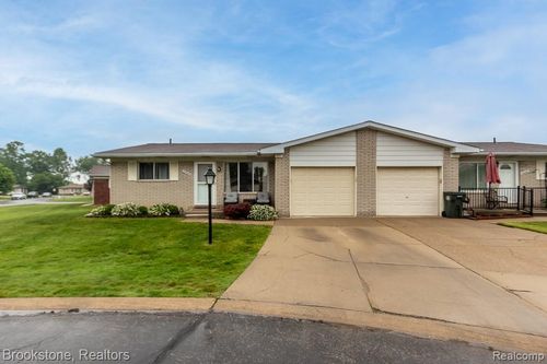 47442 Brent Ct, Chesterfield, MI, 48047-4802 | Card Image