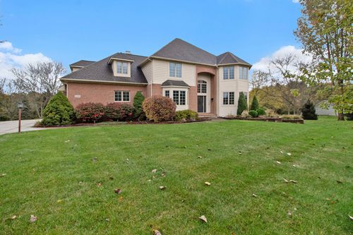 9037 Yorkshire Dr, Saline, MI, 48176-9444 | Card Image