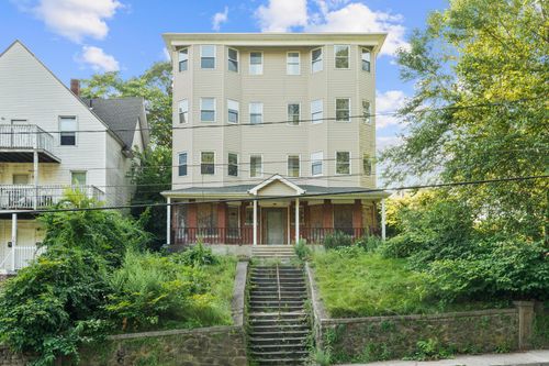 365 Willow St, Waterbury, CT, 06710-1517 | Card Image