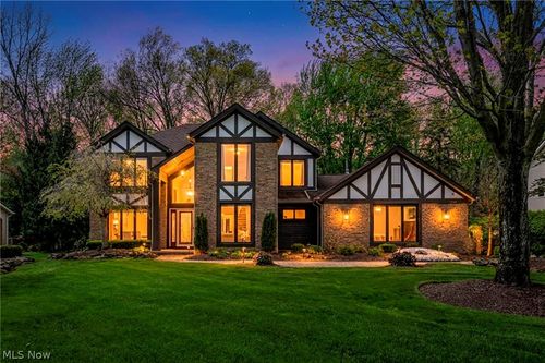 3640 Parson Pond Circle, Westlake, OH, 44145 | Card Image