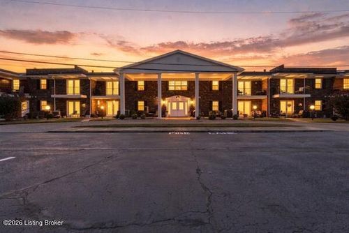 8-1-8101 Wendamoor Dr, Louisville, KY, 40228 | Card Image