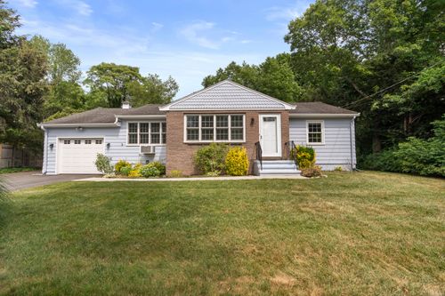 7 Northeast Dr, North Haven, CT, 06473-4107 | Card Image