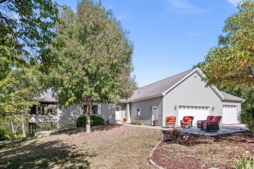 2296 Deer Ridge Ct, Carlock, IL, 61725-9041 | Card Image