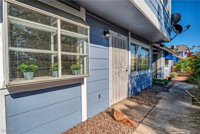 Security door at entrance to enjoy letting the cool breeze in during the cooler months. | Image 3