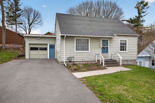 318 Seeley Rd, Syracuse, NY, 13224-1118 | Card Image