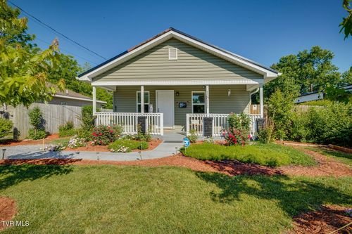 1811 E Fairview Ave, Johnson City, TN, 37601-2805 | Card Image