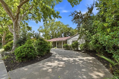 701 Oak Ave, Davis, CA, 95616-3628 | Card Image