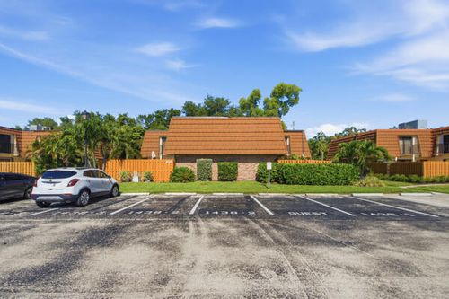 3-1438 Park Shore Cir, FORT MYERS, FL, 33901-9606 | Card Image