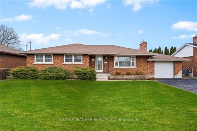 12 Kamla Dr, House other with 3 bedrooms, 2 bathrooms and 5 parking in Saint Catharines ON | Image 1